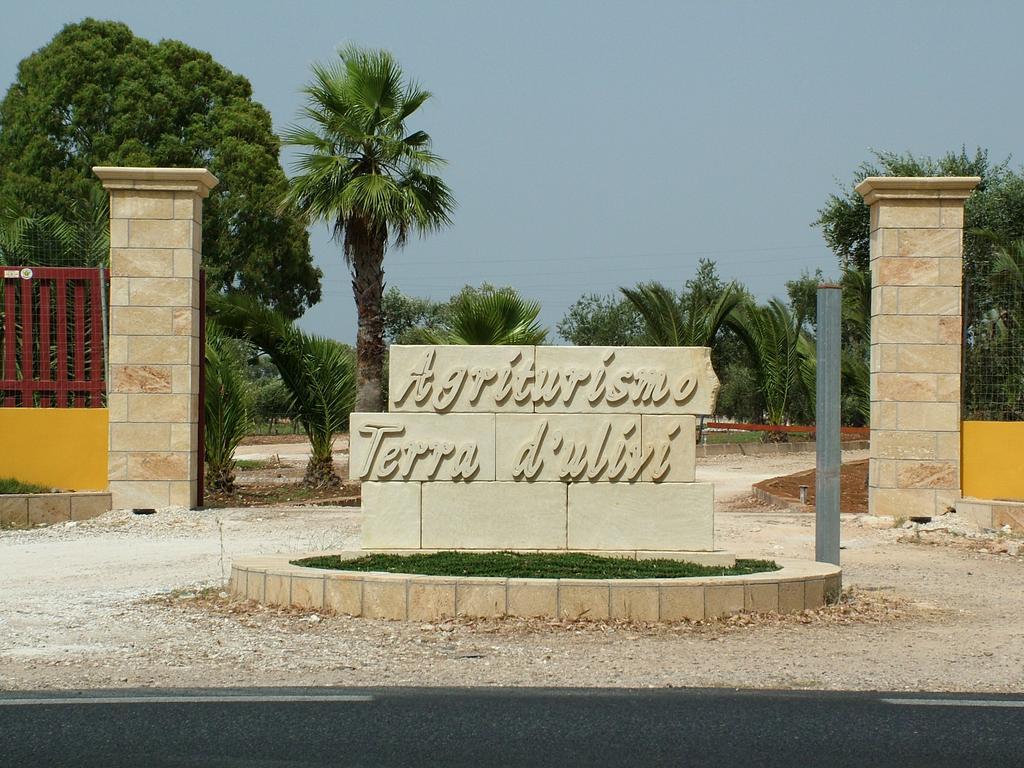 ポルト・チェザーレオ Agriturismo "Terra D'Ulivi"ヴィラ エクステリア 写真